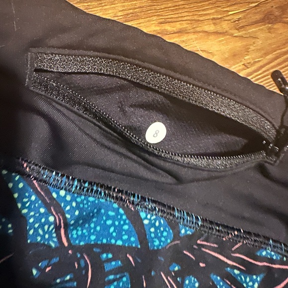 Lululemon shorts - Picture 4 of 5